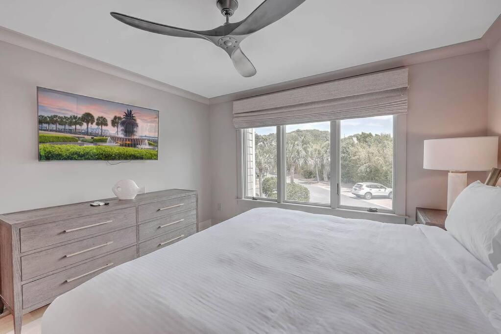 New Listing! Seagrove Villa 3A - Luxurious Ocean View! Isle of Palms Exterior foto