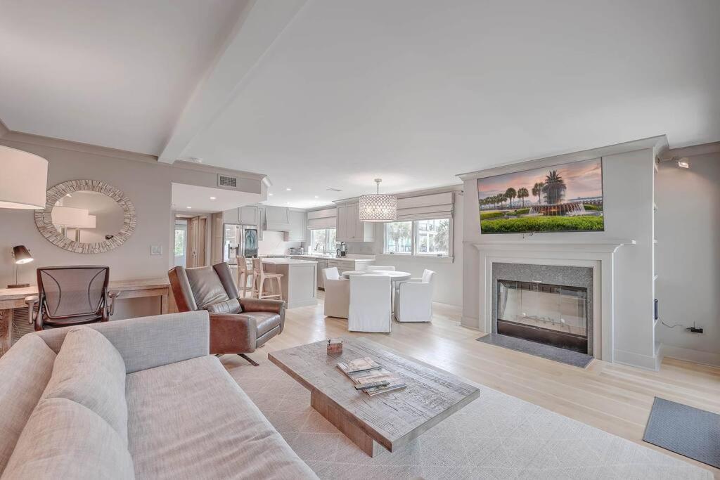 New Listing! Seagrove Villa 3A - Luxurious Ocean View! Isle of Palms Exterior foto
